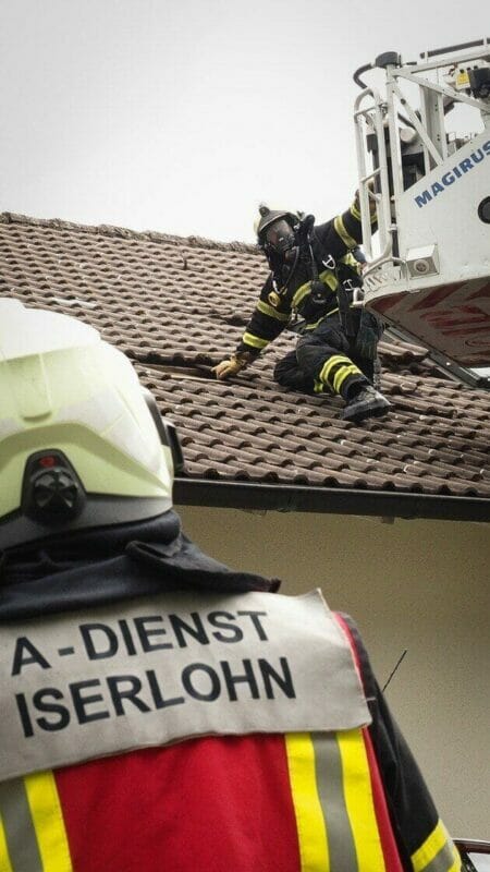 Iserlohn: Rauchentwicklung Im Dachgeschoss - Feuerwehrpresse - Das ...