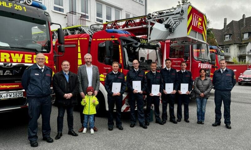 Lüdenscheid: Zahlreiche Lehrgangsabschlüsse, Ernennungen Und ...